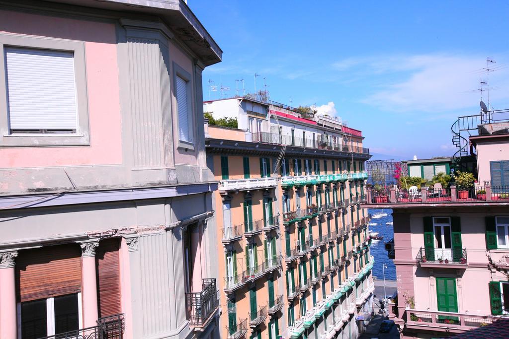 Megaride Santa Lucia Nápoles Exterior foto